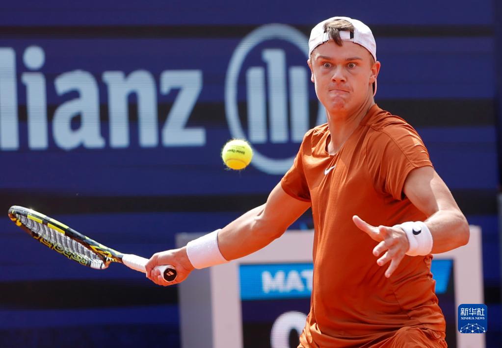 中场休息时 中场休息时